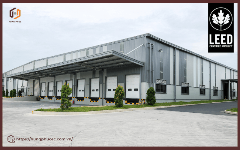Dự án nhà kho xây sẵn đầu tiên tại Việt Nam được chứng nhận Công trình xanh LEED do Hội đồng Công trình Xanh Hoa Kỳ (USGBC) trao tặng.